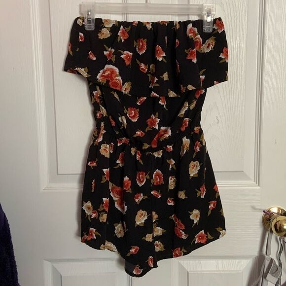 Black Strapless Floral Ruffle Top Romper - Picture 8 of 12